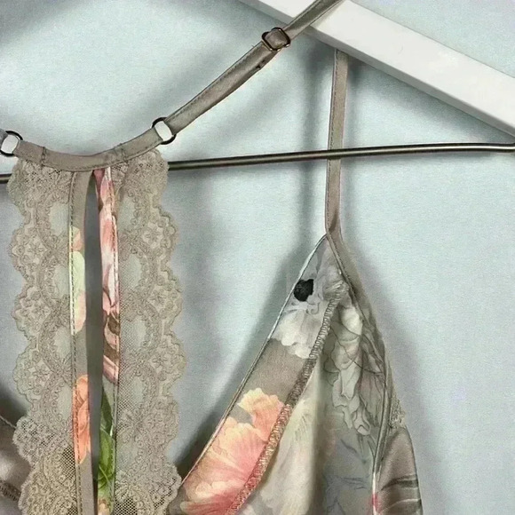Wantable Arisa Women’s Chemise XS Taupe Floral Racerback Adjustable Straps NWT - Picture 10 of 10